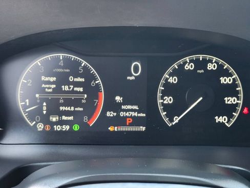 Used 2025 Honda Pilot TrailSport image 32