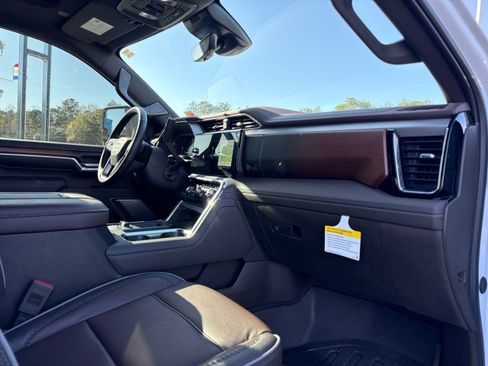 Used 2024 GMC Sierra 2500 Denali w/ Denali Reserve Package image 12