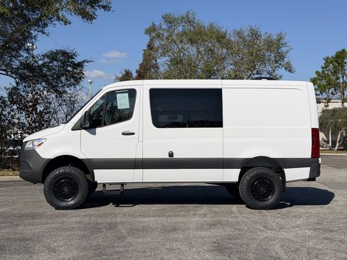 Used 2024 Mercedes-Benz Sprinter 2500 image 3