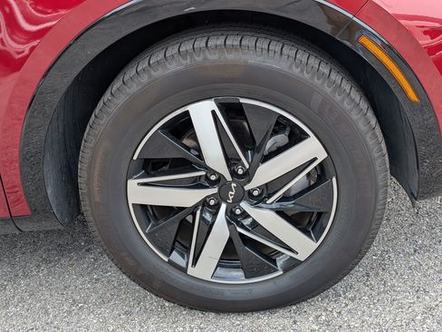 Used 2022 Kia Sorento S w/ Panoramic Sunroof Package FWD image 11