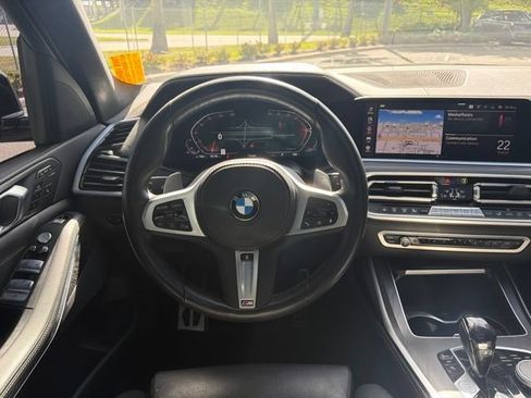 Used 2022 BMW X7 xDrive40i w/ M Sport Package AWD/4WD image 7