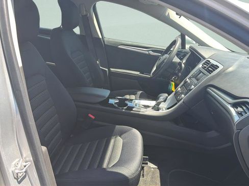 Used 2014 Ford Fusion SE FWD image 31