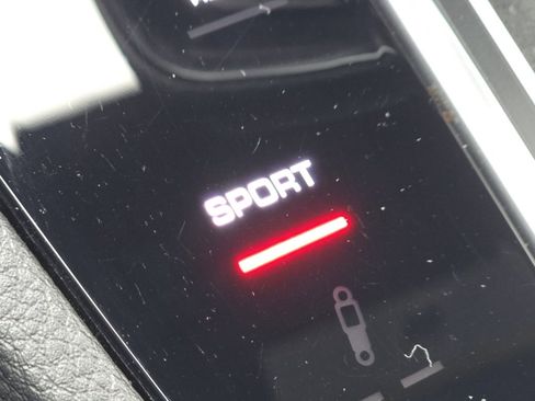 Certified 2023 Porsche Cayenne image 29