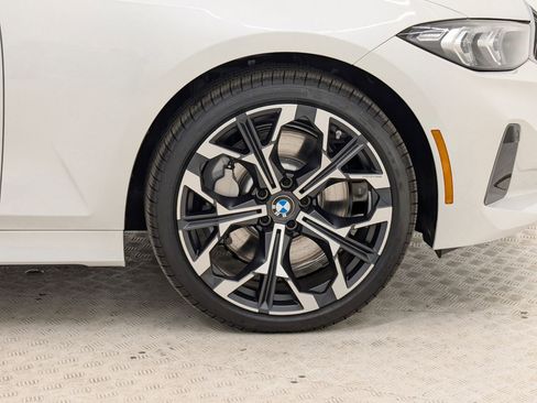 Used 2025 BMW 330i Sedan w/ Premium Package image 11