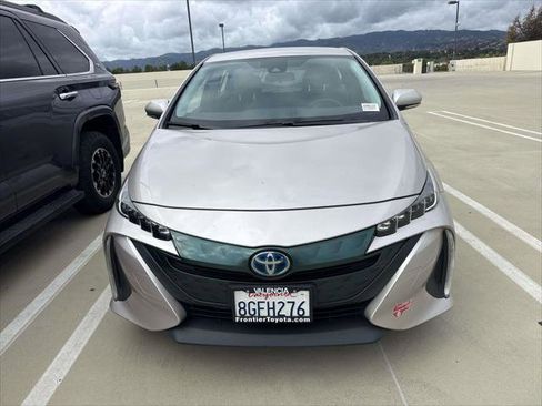 Certified 2018 Toyota Prius Prime Plus FWD image 2