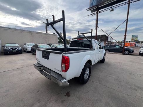 Used 2017 Nissan Frontier SV AWD/4WD image 7