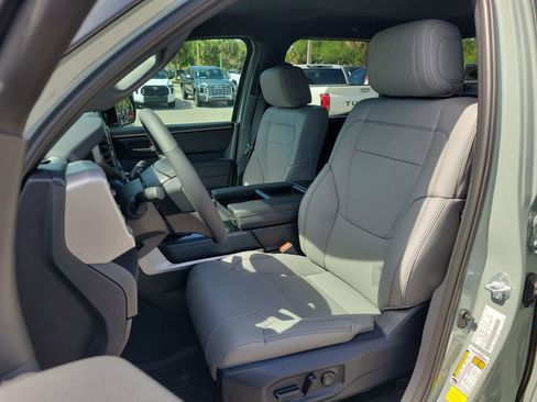 New 2026 Toyota Tundra SR5 AWD/4WD image 16