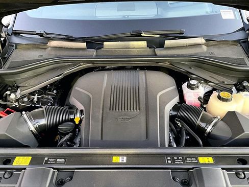 New 2025 Land Rover Range Rover SE image 11