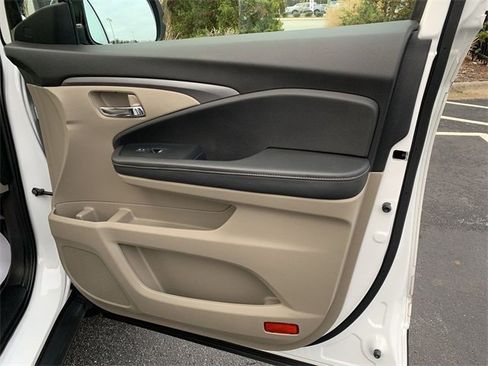 Used 2023 Honda Ridgeline RTL image 13