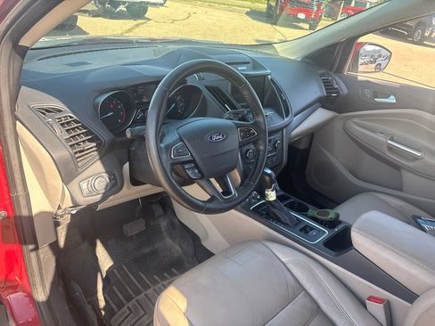 Used 2017 Ford Escape SE w/ SE Leather Comfort Package AWD/4WD image 18