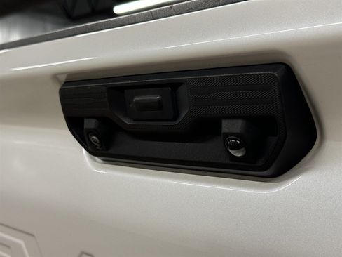 Used 2024 Chevrolet Silverado 2500 High Country w/ Technology Package AWD/4WD image 12