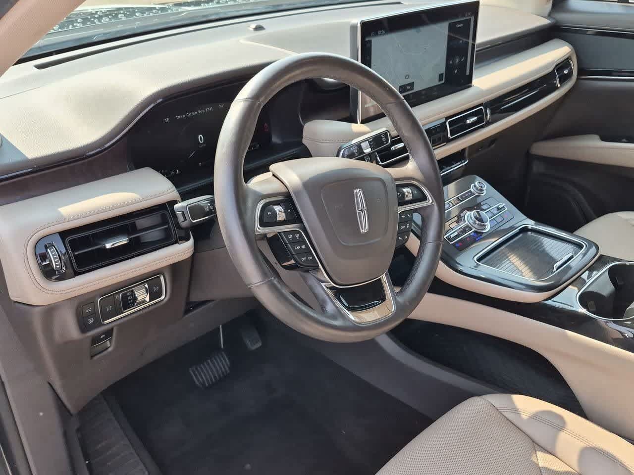 Used 2022 Lincoln Nautilus Reserve w/ Cargo Utility Package AWD/4WD image 2