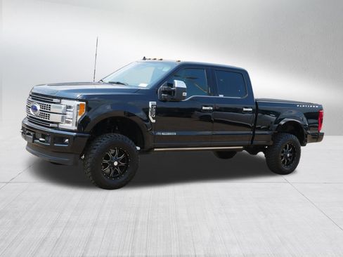 Used 2019 Ford F350 Platinum w/ Platinum Ultimate Package AWD/4WD image 3