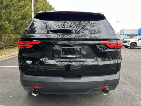 Used 2023 Chevrolet Traverse LT w/ Midnight/Sport Edition image 9