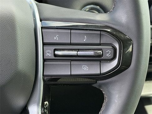 Used 2023 Chevrolet Colorado LT w/ LT Convenience Package image 16