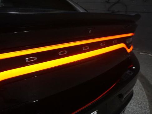 Used 2019 Dodge Charger SXT w/ Blacktop Package image 9