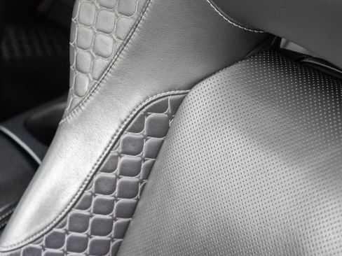 Used 2016 Aston Martin Vanquish Volante RWD image 35