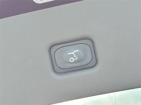 Used 2019 Lincoln Nautilus Select image 13