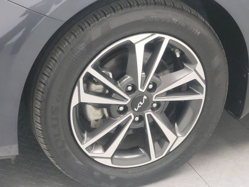 Used 2023 Kia Forte LXS w/ LXS Technology Package image 31