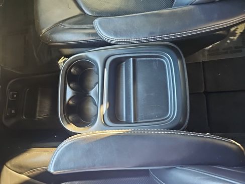 Used 2018 Chrysler Pacifica Touring-L w/ Premium Audio Group FWD image 24