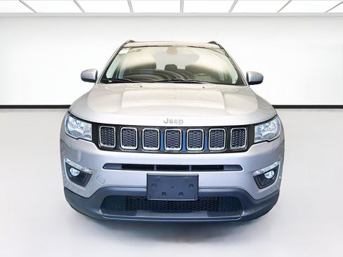 Used 2020 Jeep Compass Latitude FWD image 2