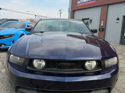 Used 2010 Ford Mustang GT RWD image 2