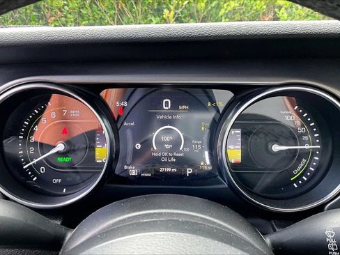 Used 2023 Jeep Wrangler Unlimited w/ Sun & Screen Package AWD/4WD image 10