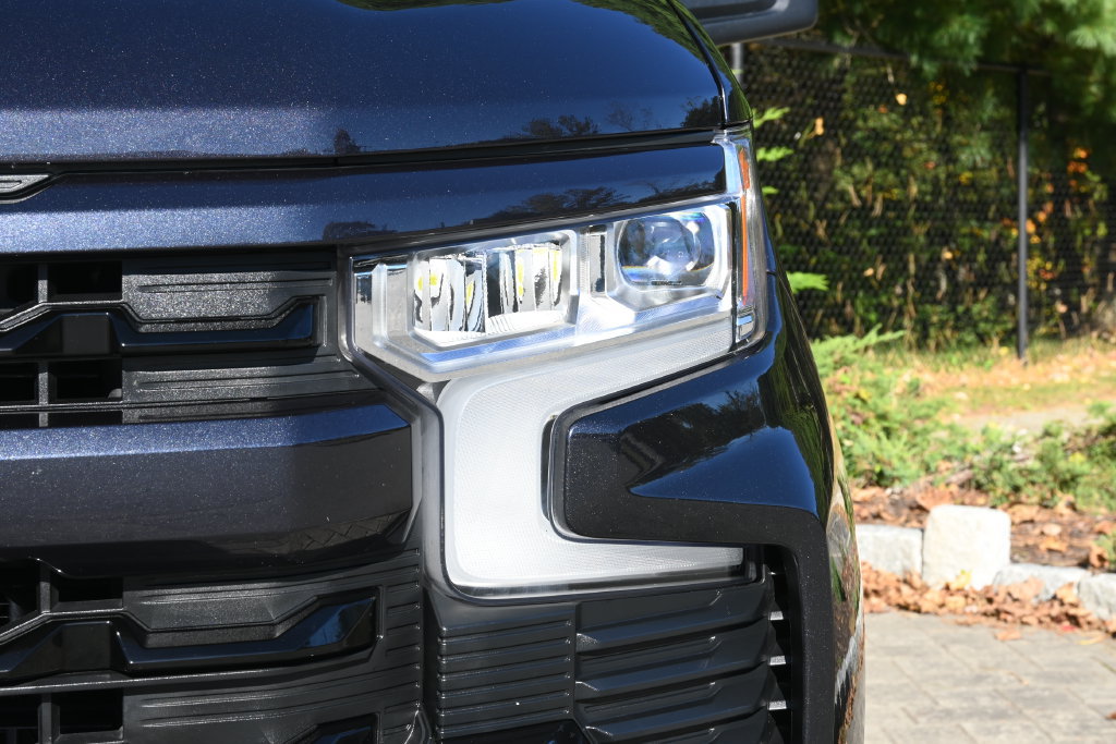 Used 2024 Chevrolet Silverado 1500 RST w/ Z71 Off-Road Package AWD/4WD image 11