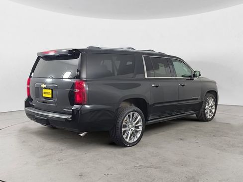 Used 2019 Chevrolet Suburban Premier w/ Premier Plus Edition AWD/4WD image 5
