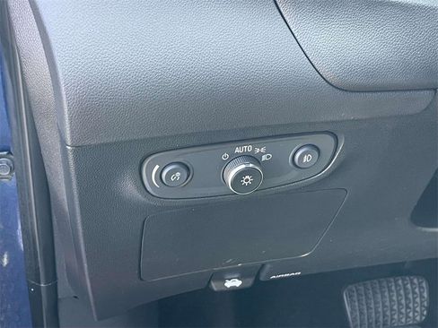 Used 2023 Buick Encore GX Essence w/ Experience Buick Package image 21