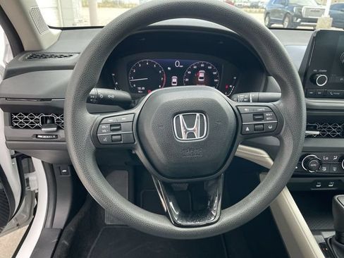 Used 2025 Honda Accord SE image 14