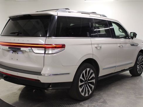 Used 2024 Lincoln Navigator Reserve image 7