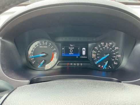 Used 2017 Ford Explorer XLT FWD image 19