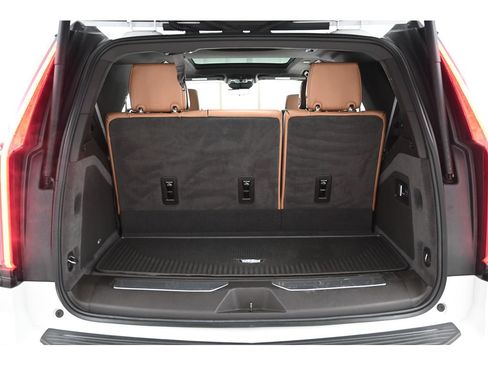 Used 2022 Cadillac Escalade Premium Luxury w/ Performance Package image 60