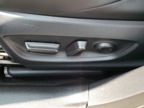 Used 2020 Toyota Corolla XSE FWD image 20