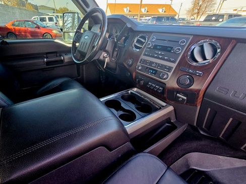 Used 2012 Ford F250 Lariat w/ Chrome Pkg image 18