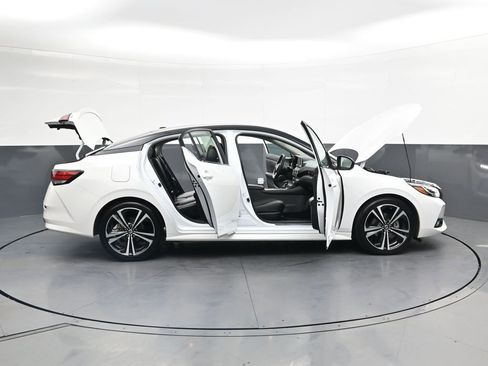 Used 2022 Nissan Sentra SR w/ SR Premium Package FWD image 47