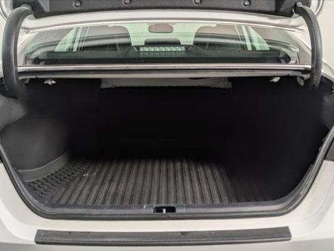 Used 2022 Toyota Camry SE w/ Convenience Package image 17