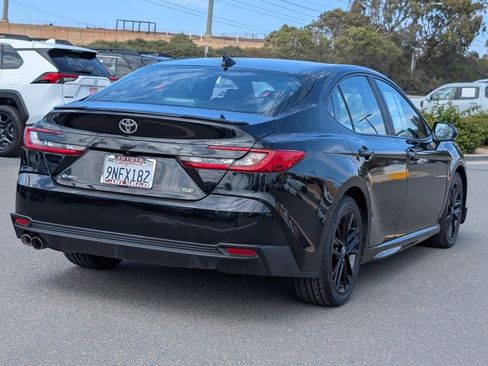 Used 2025 Toyota Camry SE FWD image 13
