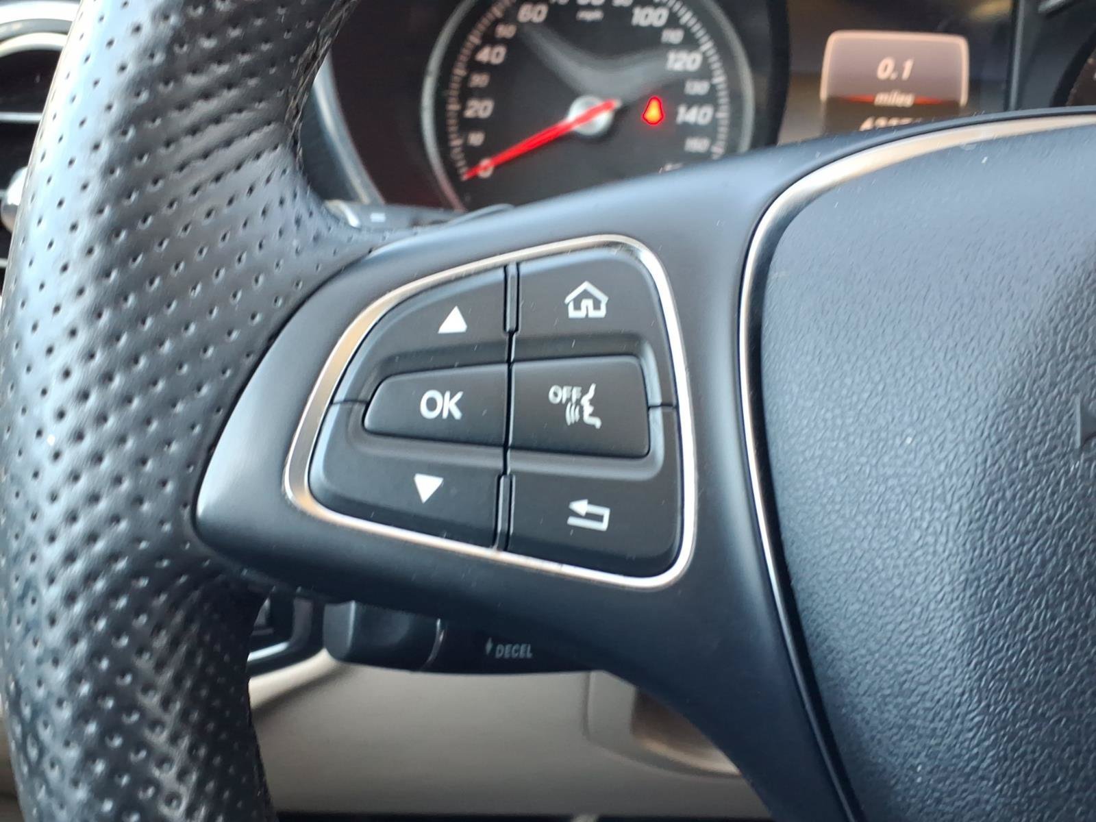 Used 2019 Mercedes-Benz GLC 300 4MATIC image 26