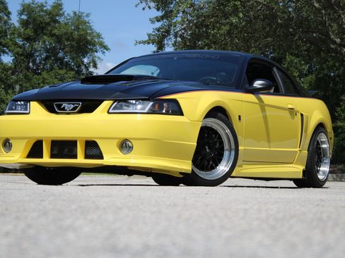 Used 2001 Ford Mustang GT RWD image 2