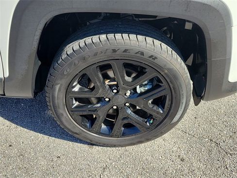 Used 2023 Jeep Renegade Altitude image 7