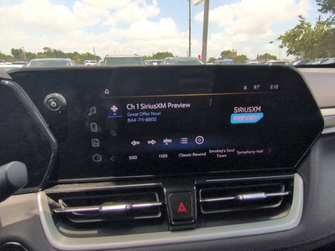 Used 2025 Chevrolet TrailBlazer LT AWD/4WD image 18