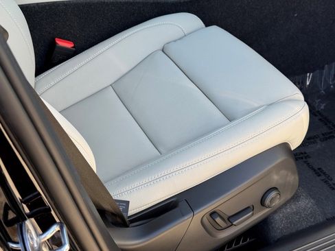 New 2026 Volvo XC40 B5 Ultra w/ Protection Package Premier image 13