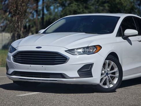 Used 2020 Ford Fusion SE image 27