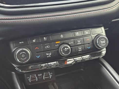 Used 2021 Dodge Durango R/T w/ Blacktop Package AWD/4WD image 20
