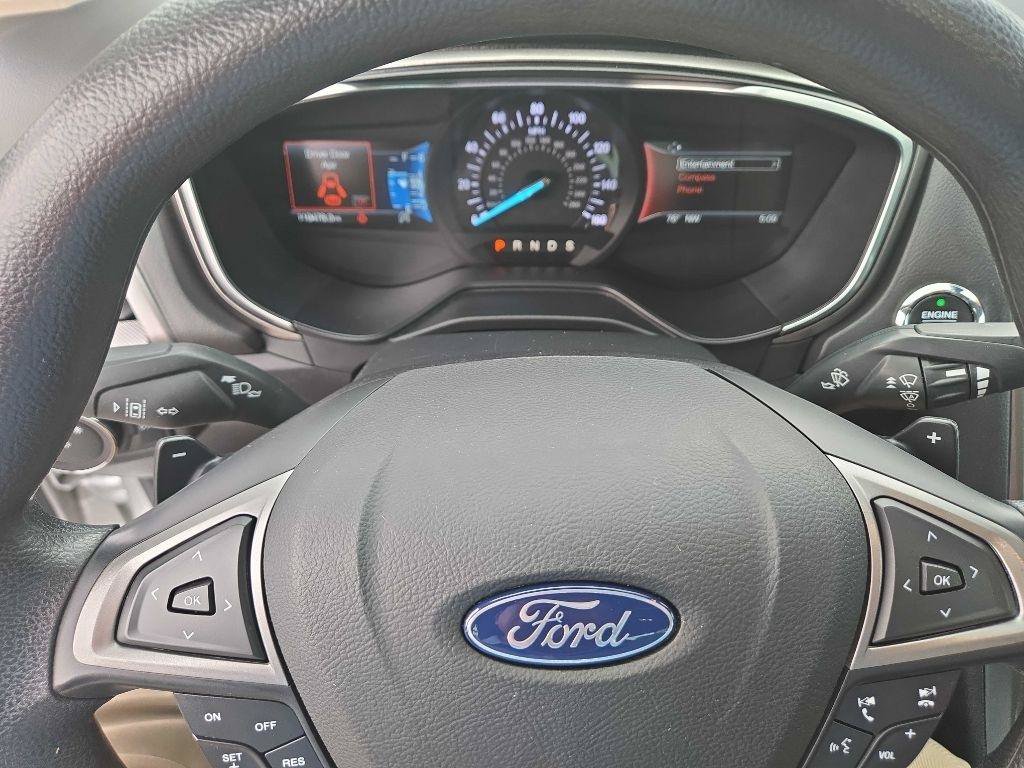 Used 2019 Ford Fusion SE FWD image 17