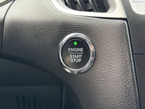 Used 2020 Ford Edge SEL image 7