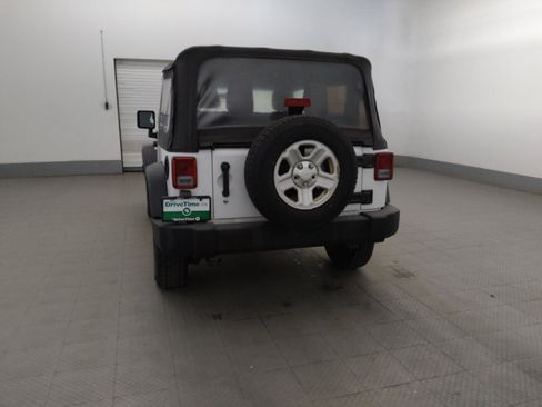 Used 2016 Jeep Wrangler Sport w/ Connectivity Group AWD/4WD image 6