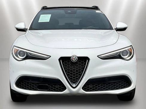Used 2023 Alfa Romeo Stelvio Ti AWD/4WD image 2